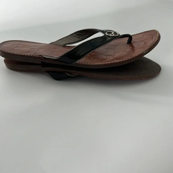 Coach Deney Black Patent Leather Flats Thong Sandals Sz:7.5 B - Picture 4 of 8
